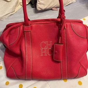 Carolina Herrera red purse, in excelente conditions hardly used.